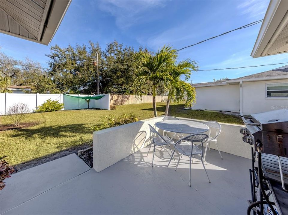 На продажу: $349,900 (3 спален, 2 ванн, 1254 Квадратных фут)