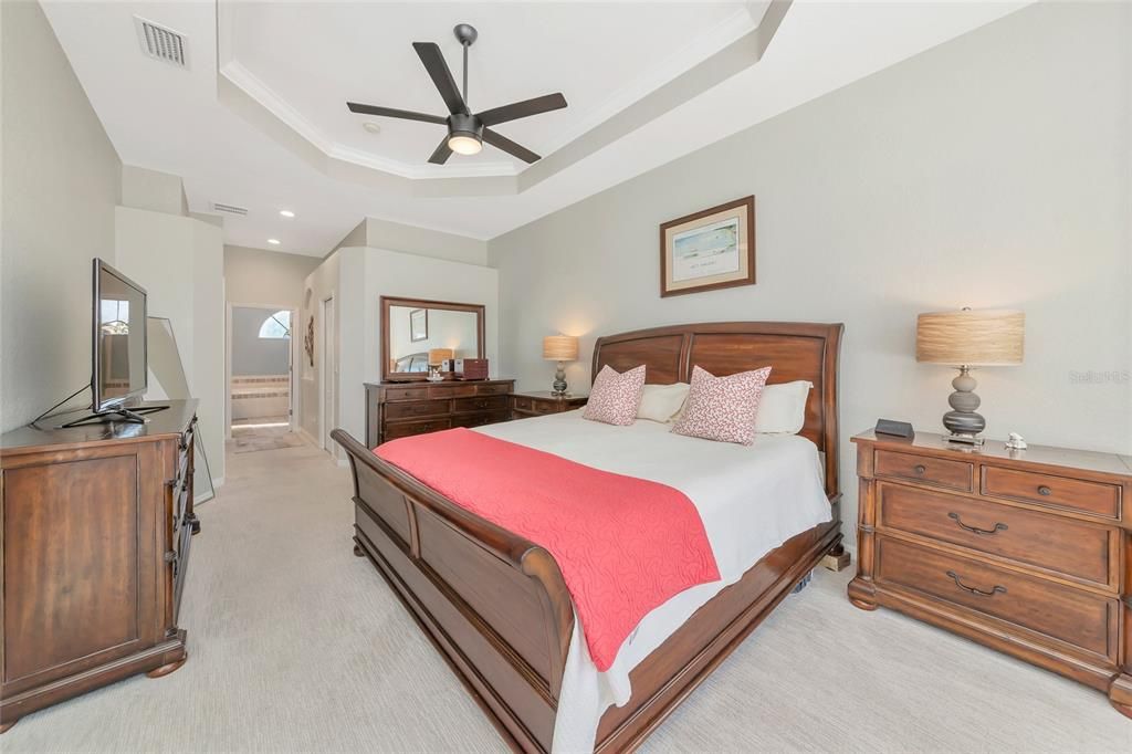 待售: $735,000 (4 贝兹, 3 浴室, 2498 平方英尺)