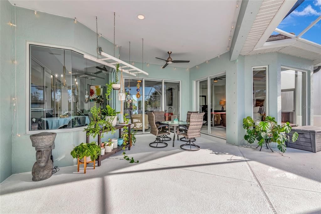 待售: $735,000 (4 贝兹, 3 浴室, 2498 平方英尺)