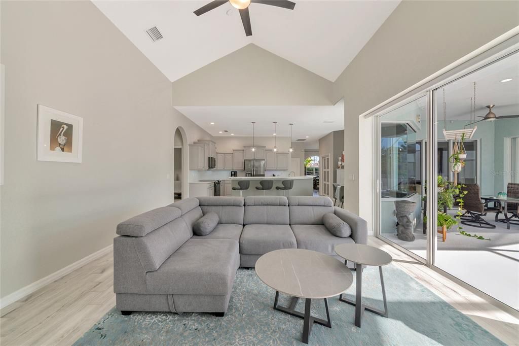 待售: $735,000 (4 贝兹, 3 浴室, 2498 平方英尺)