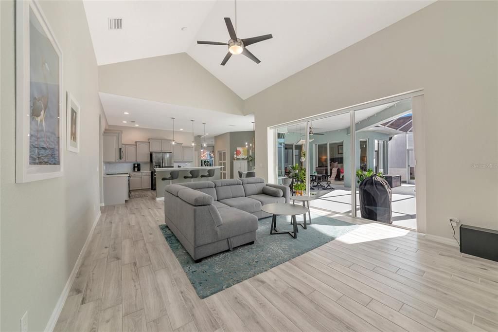 待售: $735,000 (4 贝兹, 3 浴室, 2498 平方英尺)