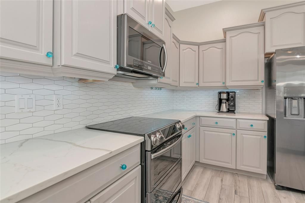 待售: $735,000 (4 贝兹, 3 浴室, 2498 平方英尺)