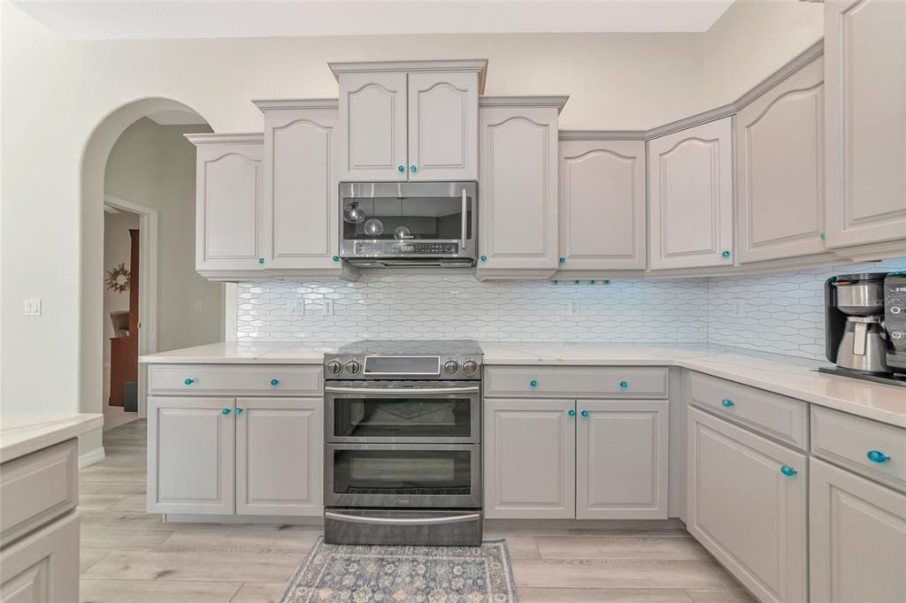 待售: $735,000 (4 贝兹, 3 浴室, 2498 平方英尺)