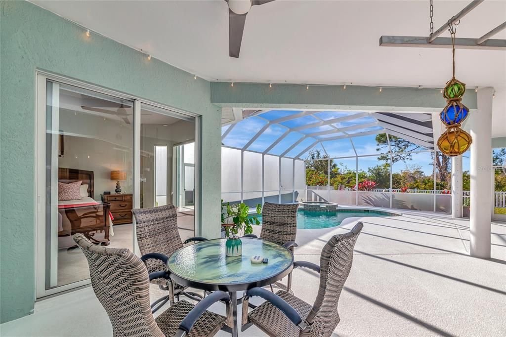 待售: $735,000 (4 贝兹, 3 浴室, 2498 平方英尺)