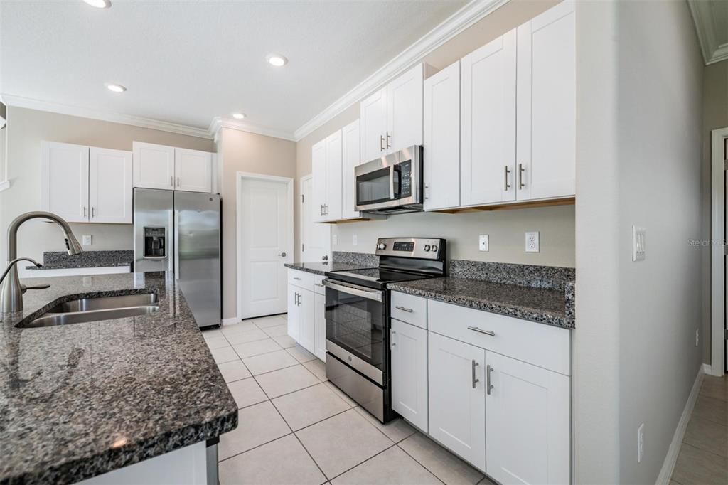 For Sale: $325,000 (3 beds, 2 baths, 1861 Square Feet)