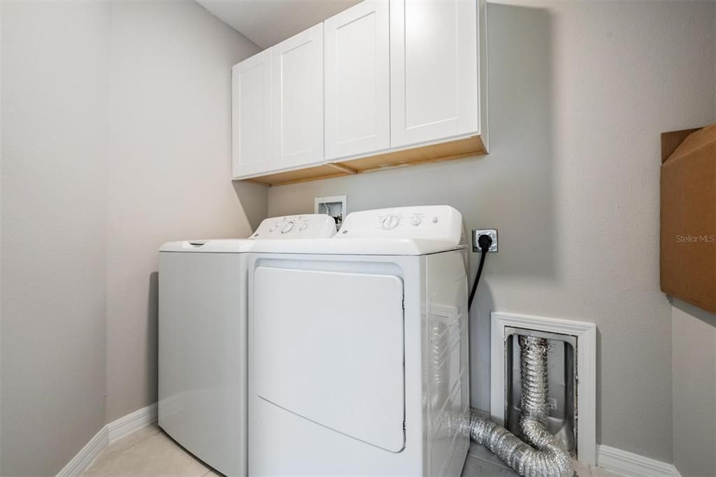 For Sale: $325,000 (3 beds, 2 baths, 1861 Square Feet)