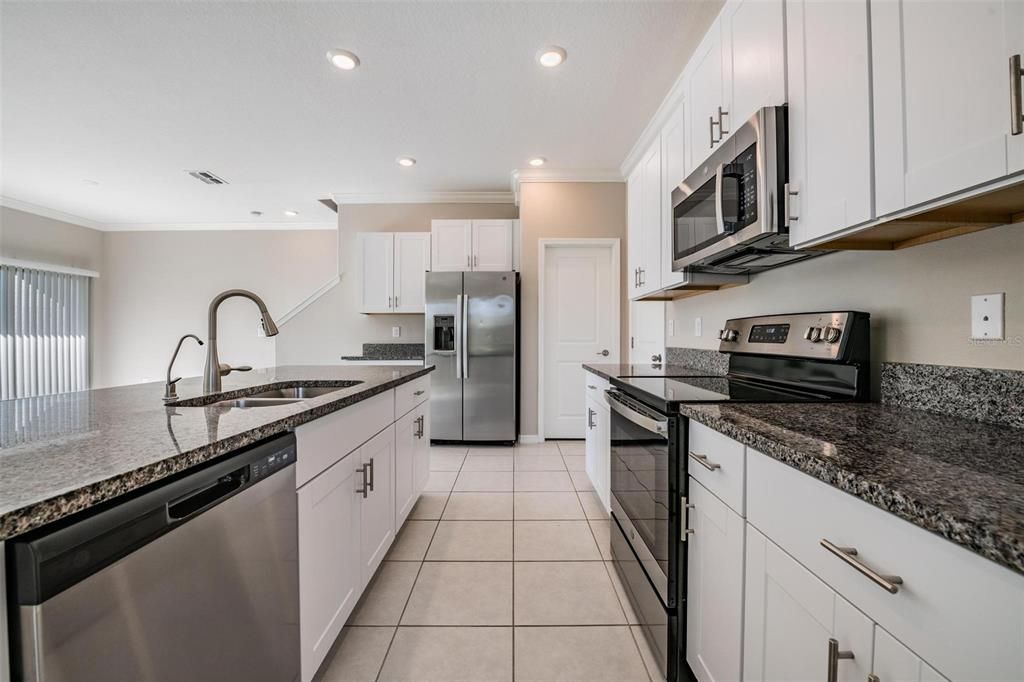 For Sale: $325,000 (3 beds, 2 baths, 1861 Square Feet)