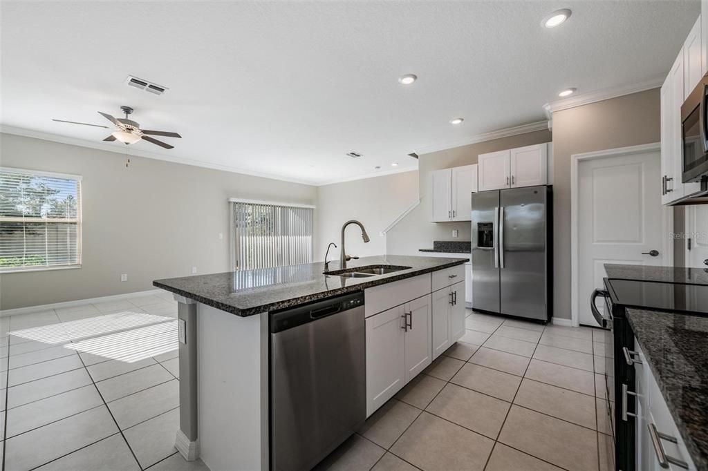For Sale: $325,000 (3 beds, 2 baths, 1861 Square Feet)