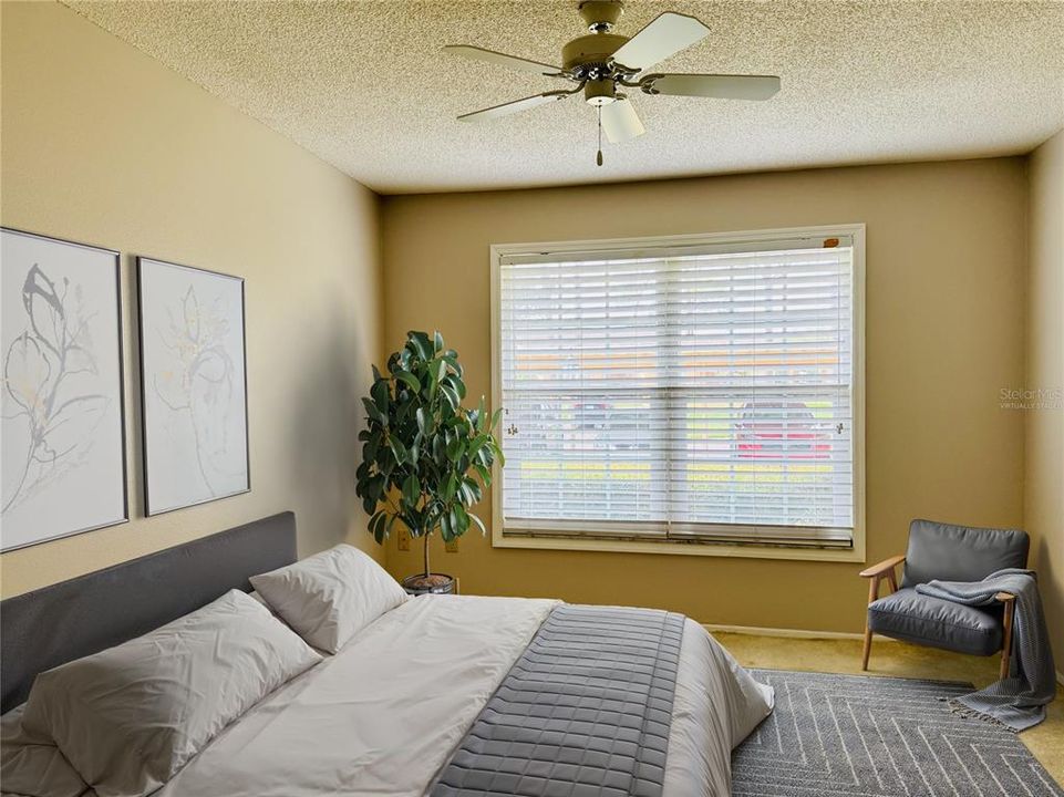 待售: $205,000 (2 贝兹, 2 浴室, 1326 平方英尺)