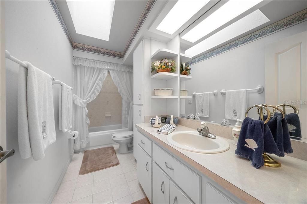 For Sale: $320,000 (3 beds, 2 baths, 1761 Square Feet)