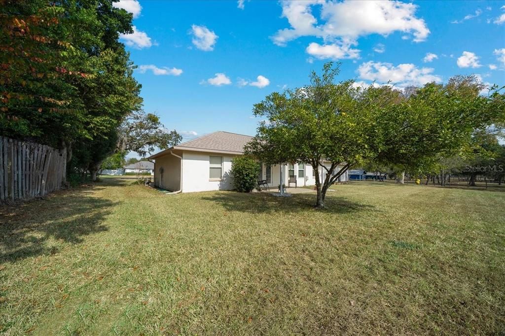 For Sale: $320,000 (3 beds, 2 baths, 1761 Square Feet)