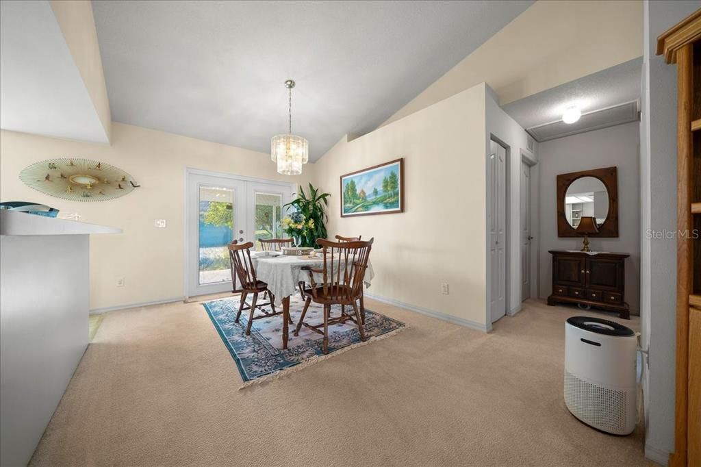 For Sale: $320,000 (3 beds, 2 baths, 1761 Square Feet)