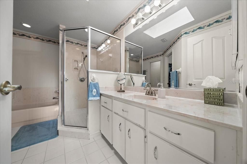 For Sale: $320,000 (3 beds, 2 baths, 1761 Square Feet)