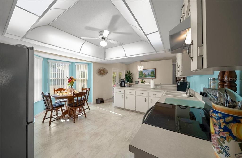 For Sale: $320,000 (3 beds, 2 baths, 1761 Square Feet)