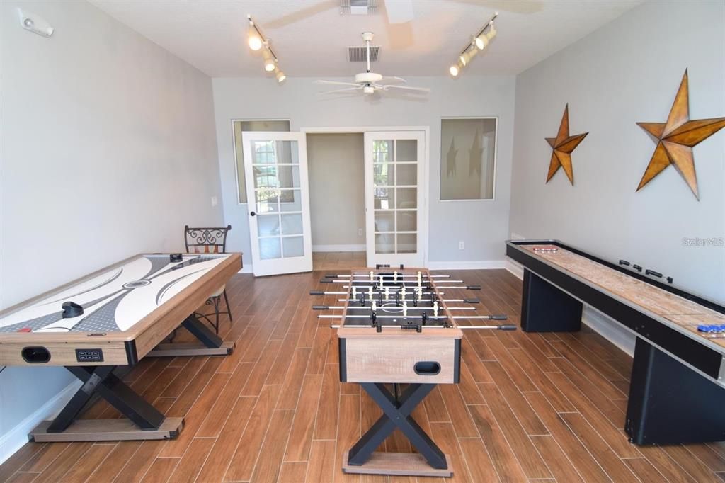 En Venta: $425,000 (4 camas, 3 baños, 1839 Pies cuadrados)