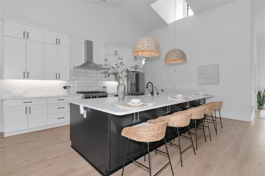 For Sale: $1,575,000 (4 beds, 2 baths, 2499 Square Feet)