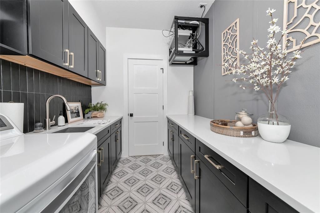 For Sale: $1,575,000 (4 beds, 2 baths, 2499 Square Feet)