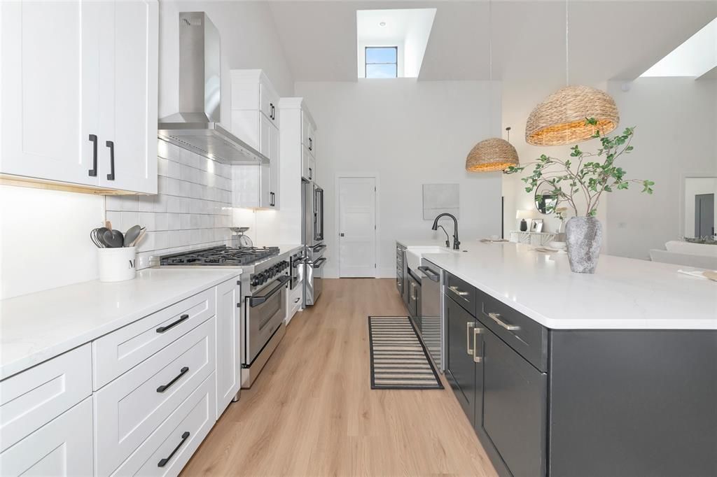 For Sale: $1,575,000 (4 beds, 2 baths, 2499 Square Feet)