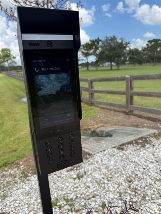 For Sale: $1,575,000 (4 beds, 2 baths, 2499 Square Feet)