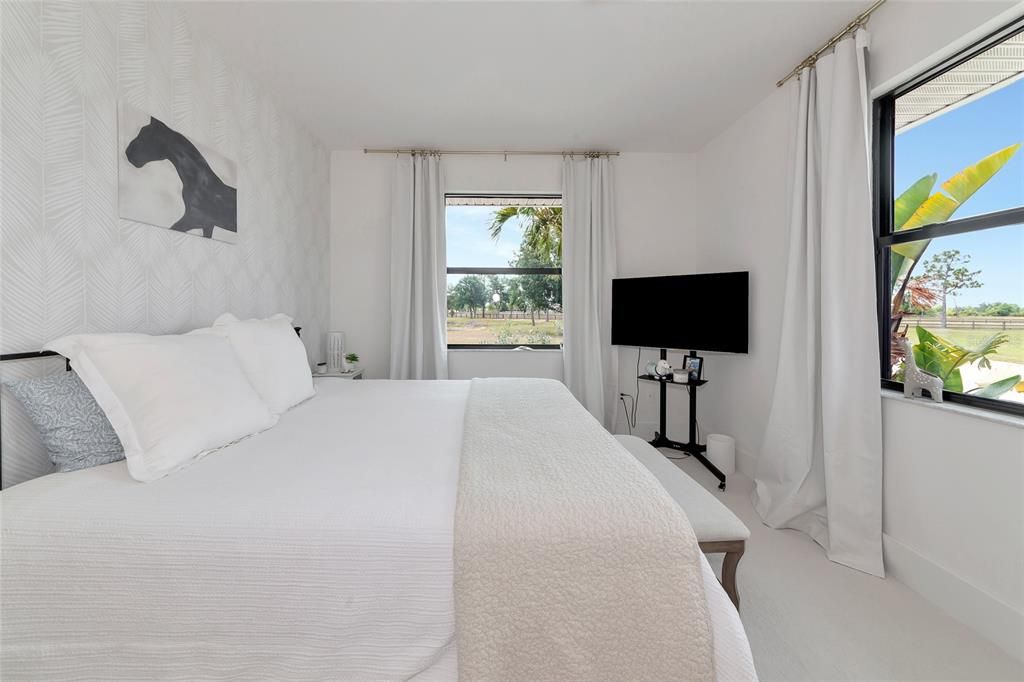 For Sale: $1,575,000 (4 beds, 2 baths, 2499 Square Feet)