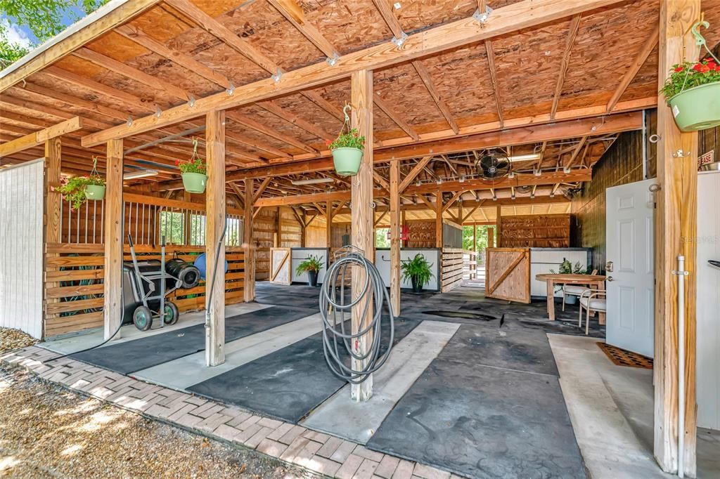 For Sale: $1,575,000 (4 beds, 2 baths, 2499 Square Feet)