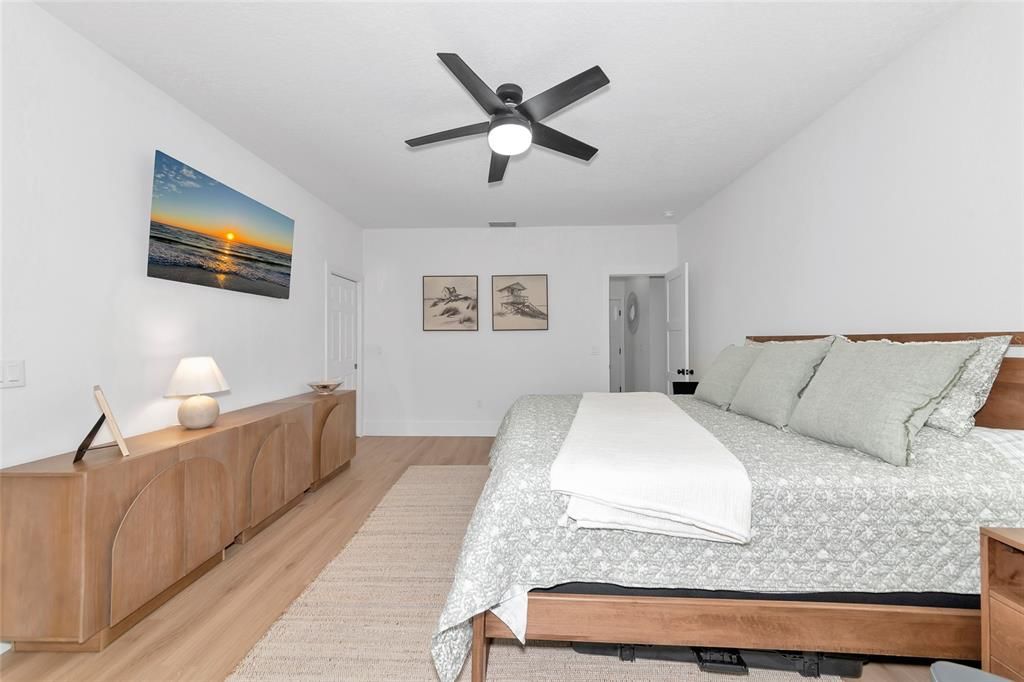 For Sale: $1,575,000 (4 beds, 2 baths, 2499 Square Feet)