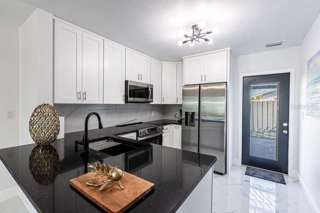 For Sale: $735,000 (4 beds, 3 baths, 1913 Square Feet)