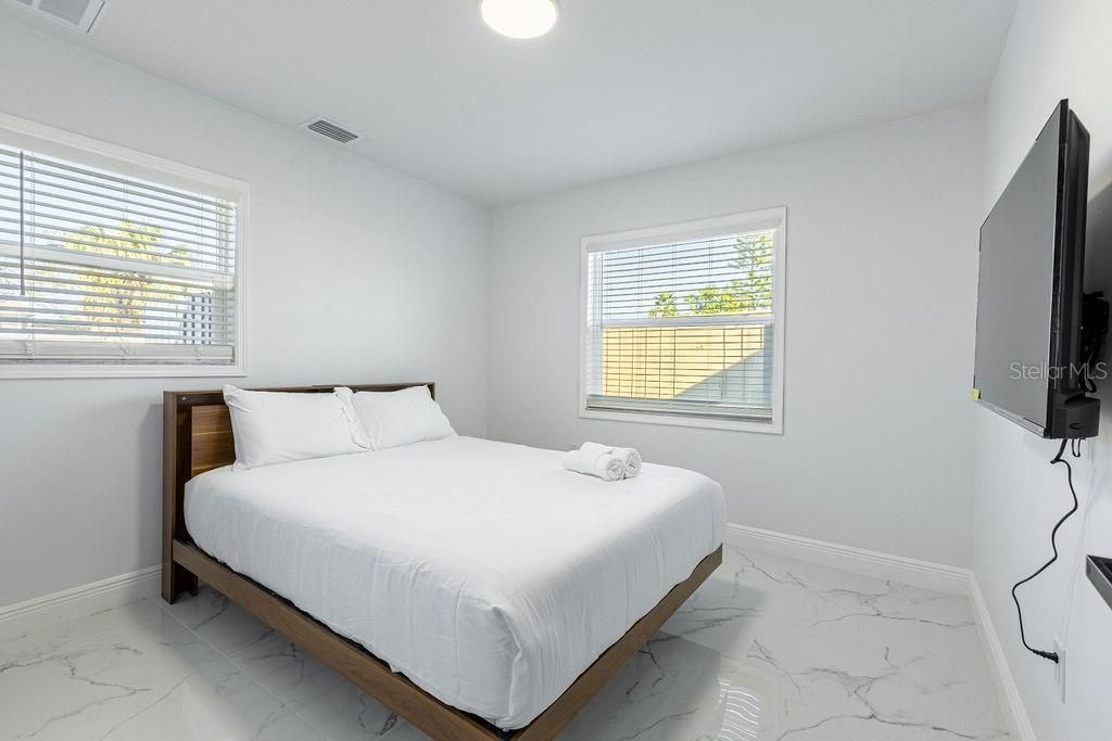 For Sale: $735,000 (4 beds, 3 baths, 1913 Square Feet)