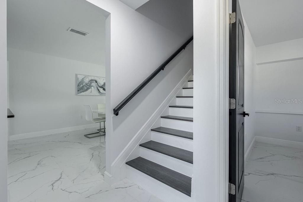 For Sale: $735,000 (4 beds, 3 baths, 1913 Square Feet)