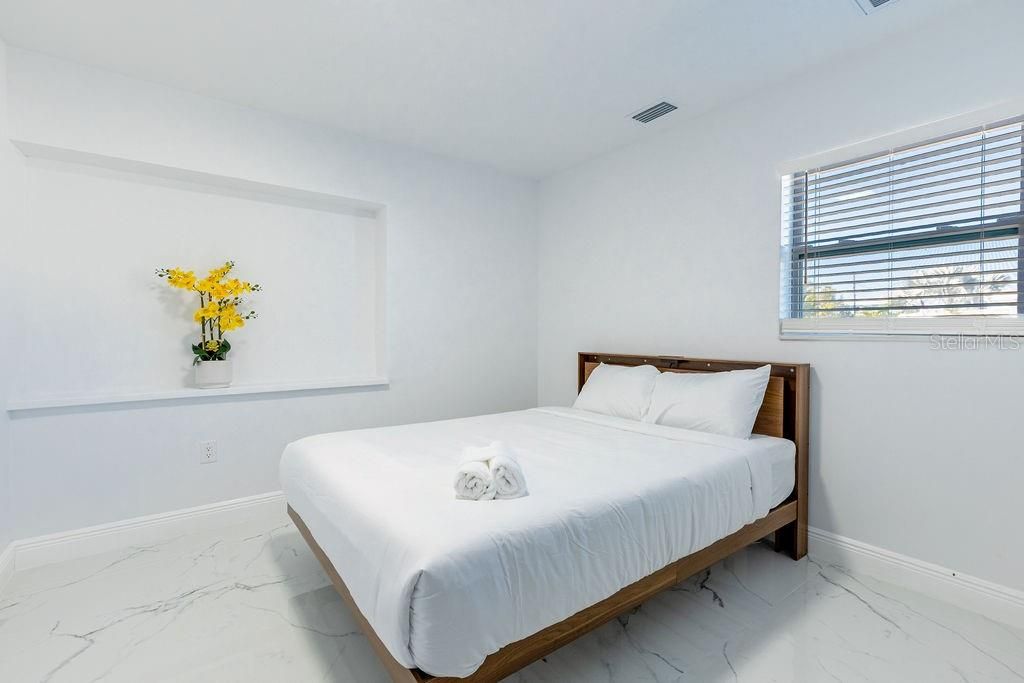 For Sale: $735,000 (4 beds, 3 baths, 1913 Square Feet)