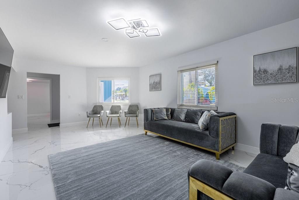 For Sale: $735,000 (4 beds, 3 baths, 1913 Square Feet)