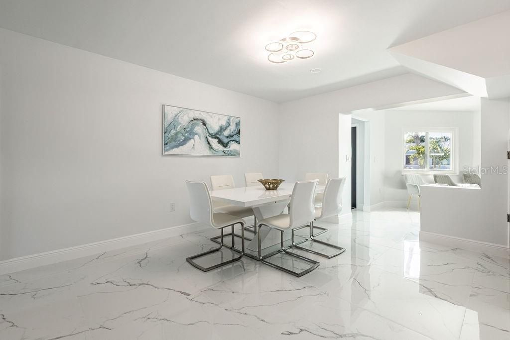 For Sale: $735,000 (4 beds, 3 baths, 1913 Square Feet)