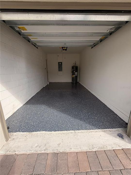 Activo con contrato: $2,250 (3 camas, 2 baños, 1473 Pies cuadrados)