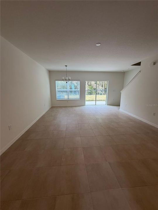 Activo con contrato: $2,250 (3 camas, 2 baños, 1473 Pies cuadrados)