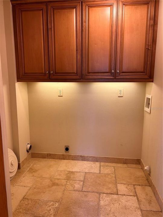 В аренду: $2,900 (2 спален, 1 ванн, 980 Квадратных фут)