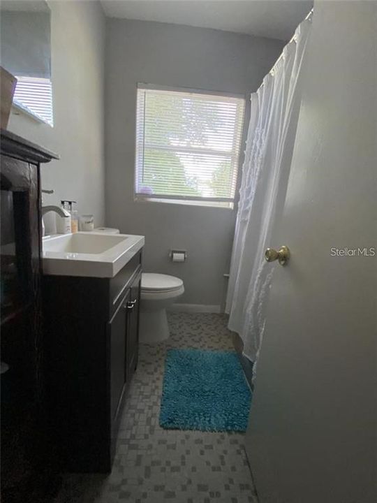 出租: $2,300 (3 贝兹, 1 浴室, 996 平方英尺)