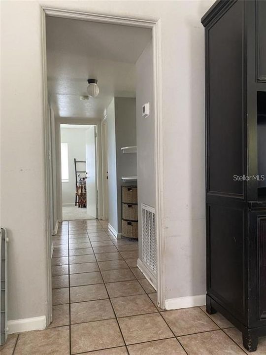 出租: $2,300 (3 贝兹, 1 浴室, 996 平方英尺)