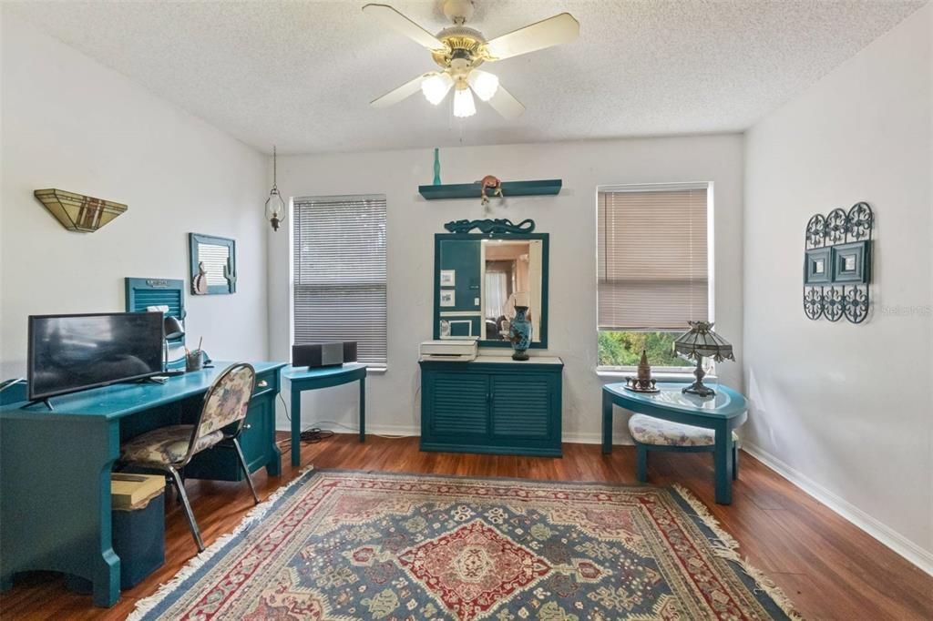 En Venta: $330,000 (3 camas, 2 baños, 2200 Pies cuadrados)