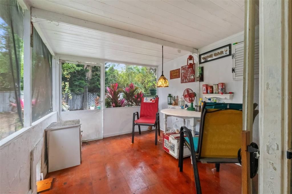 En Venta: $330,000 (3 camas, 2 baños, 2200 Pies cuadrados)