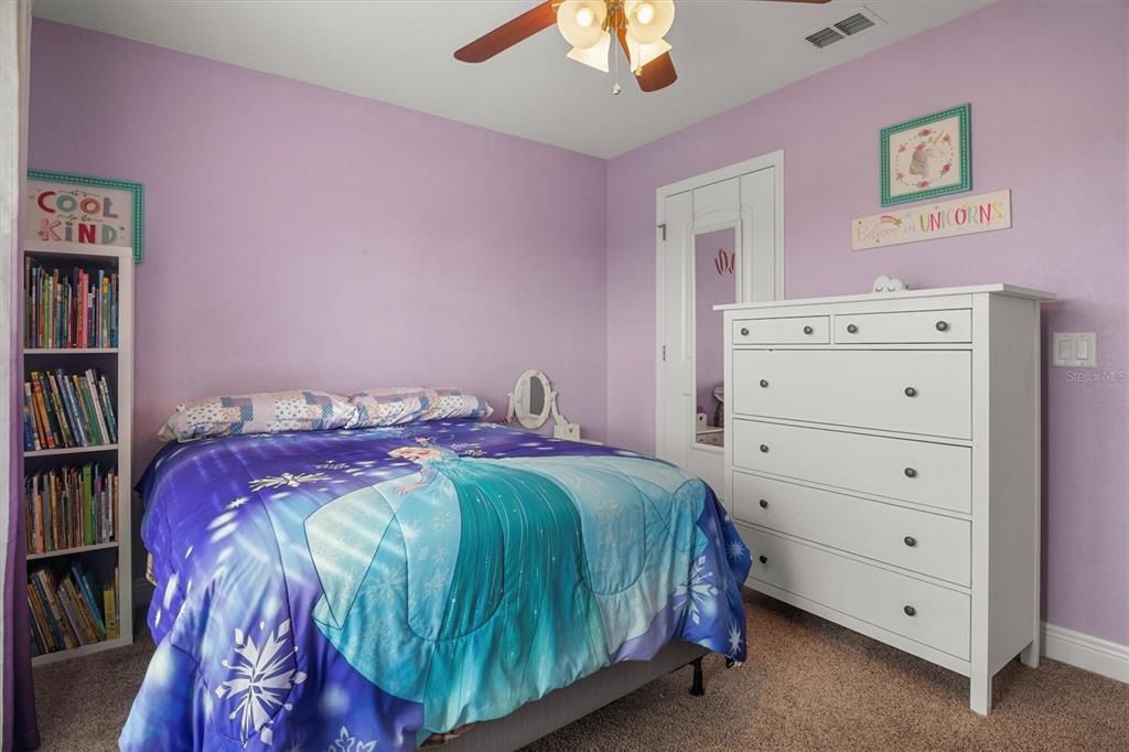 На продажу: $392,000 (4 спален, 2 ванн, 1699 Квадратных фут)