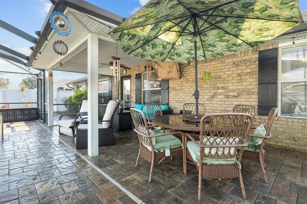 На продажу: $392,000 (4 спален, 2 ванн, 1699 Квадратных фут)