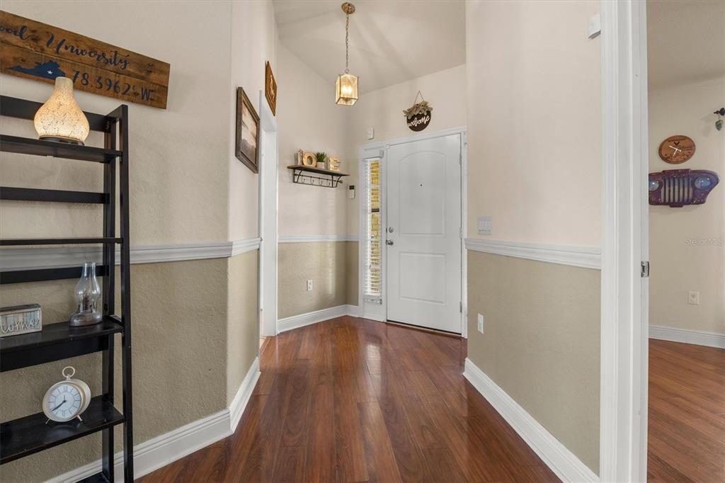 На продажу: $392,000 (4 спален, 2 ванн, 1699 Квадратных фут)