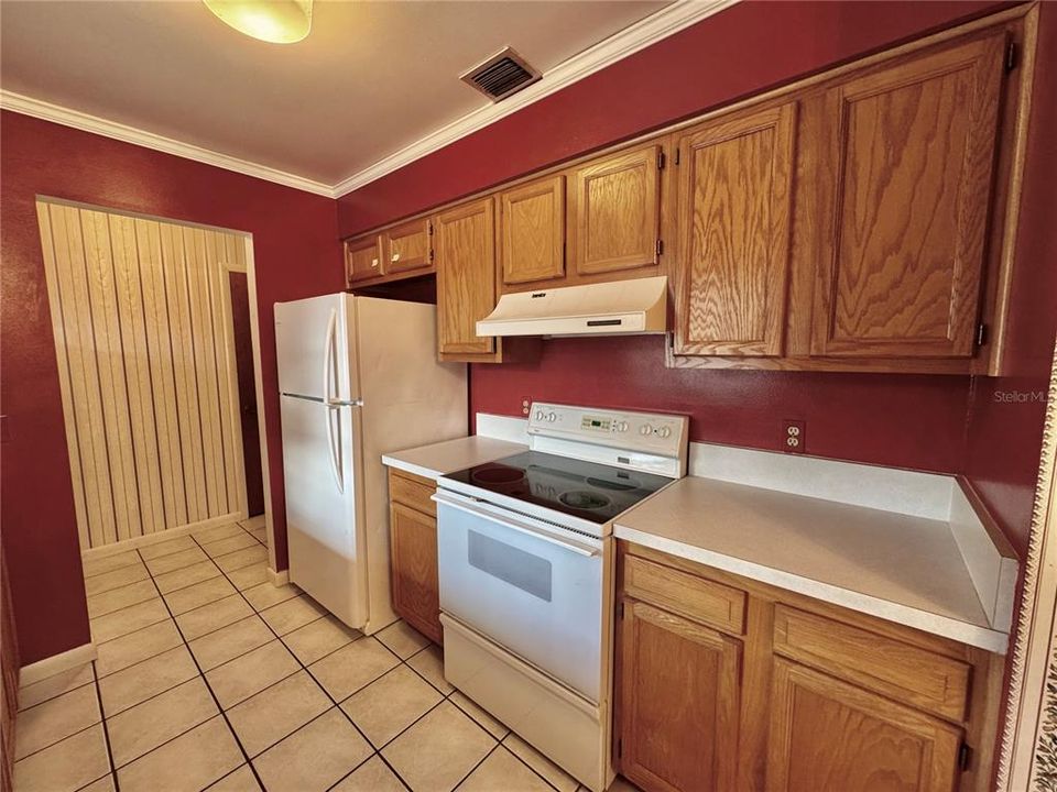 En Venta: $285,000 (4 camas, 2 baños, 1460 Pies cuadrados)