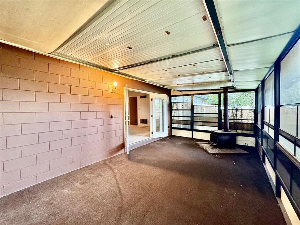 En Venta: $285,000 (4 camas, 2 baños, 1460 Pies cuadrados)