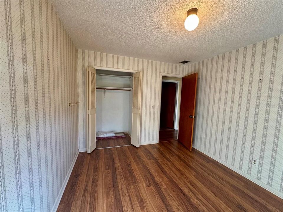 En Venta: $285,000 (4 camas, 2 baños, 1460 Pies cuadrados)