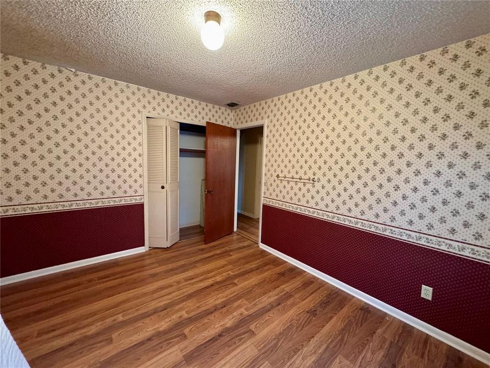 En Venta: $285,000 (4 camas, 2 baños, 1460 Pies cuadrados)