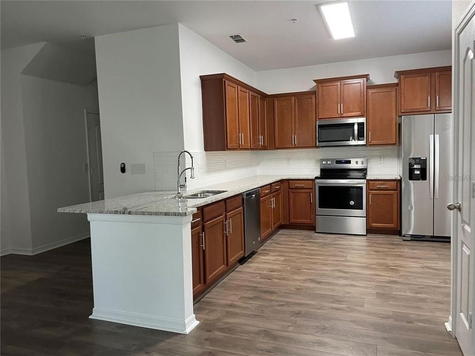 出租: $2,300 (3 贝兹, 2 浴室, 1461 平方英尺)