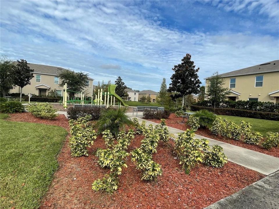 出租: $2,300 (3 贝兹, 2 浴室, 1461 平方英尺)