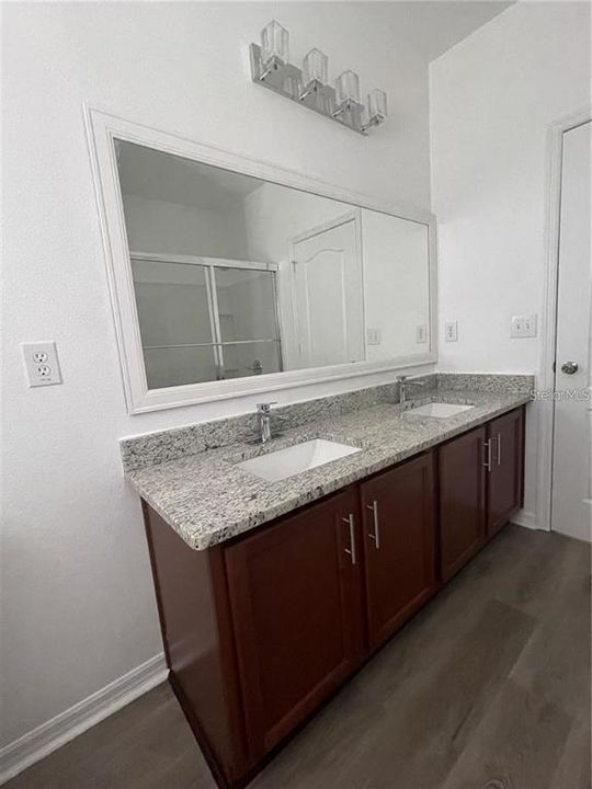 出租: $2,300 (3 贝兹, 2 浴室, 1461 平方英尺)