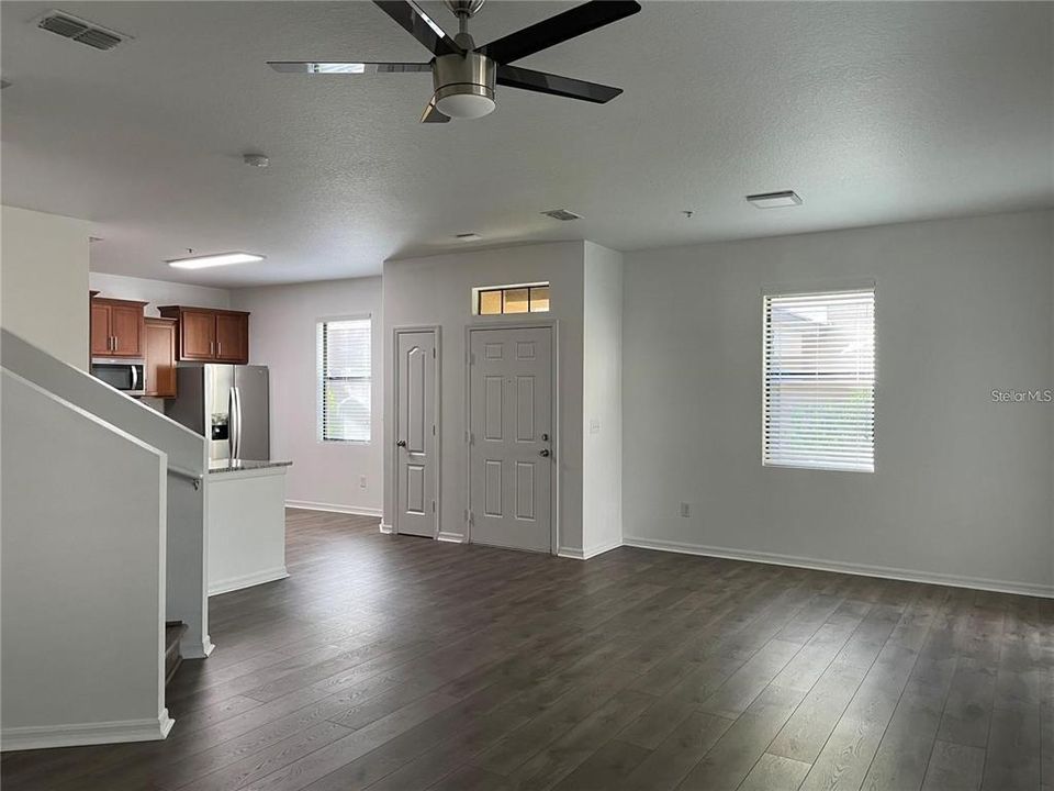 出租: $2,300 (3 贝兹, 2 浴室, 1461 平方英尺)